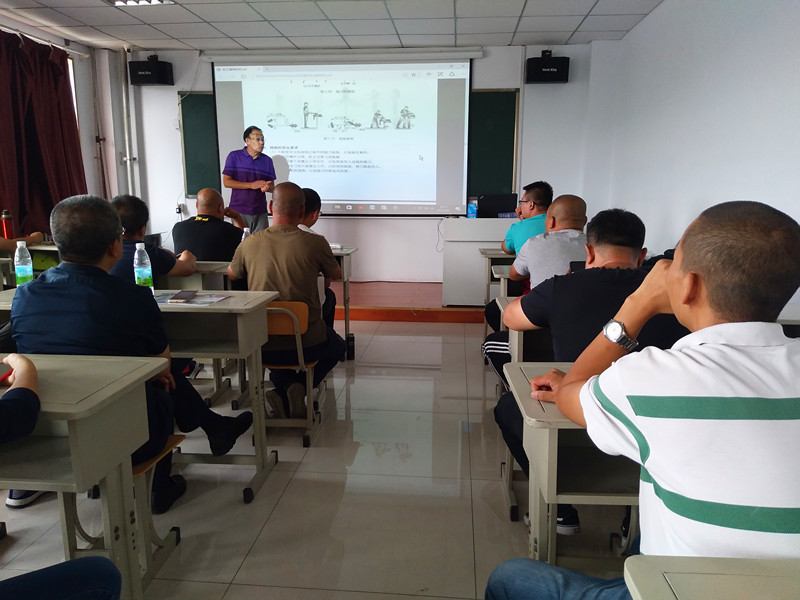 1517536877175096.jpg 機修工_副本.jpg